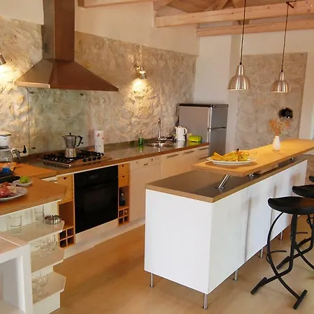 بيت للعطل In Kavalos Kávallos